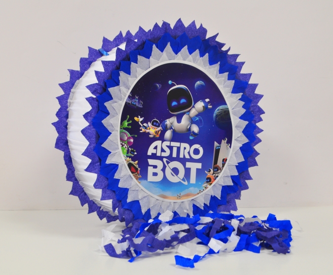 Пинята Астробот / Astro Bot, две лица 40х40 см