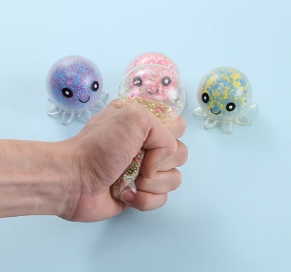 Скуиши, антистрес октопод пълен с мини цветни топчета /Tm/