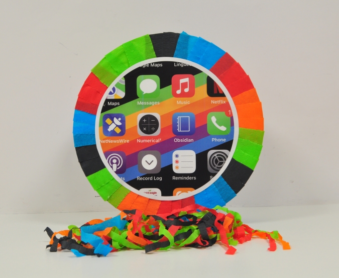 Пинята Айфон / I Phone, две лица 40х40 см