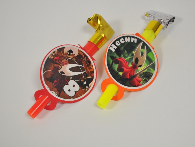 Персонализирана парти свирка Силксонг / Silksong, 5 бр. пакет