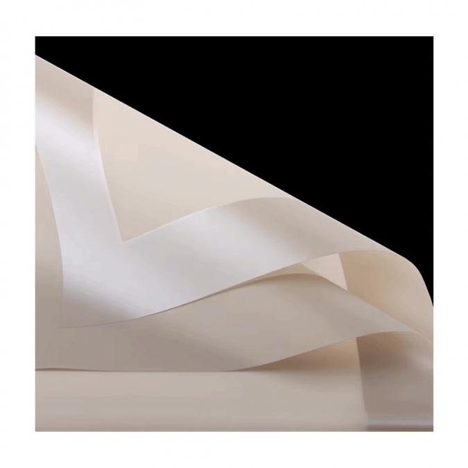 Опъковъчна хартия с борд, цвят бежов, 57 х 56см. /Km/