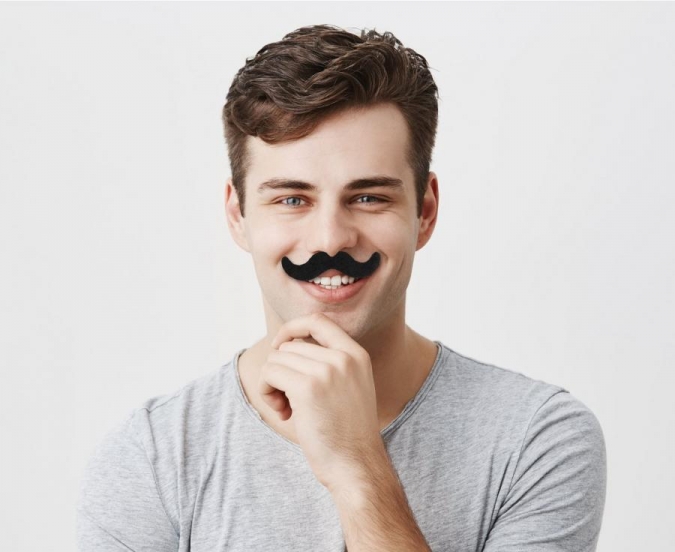 Мустаци комплект 6бр., различни модели /Gd/